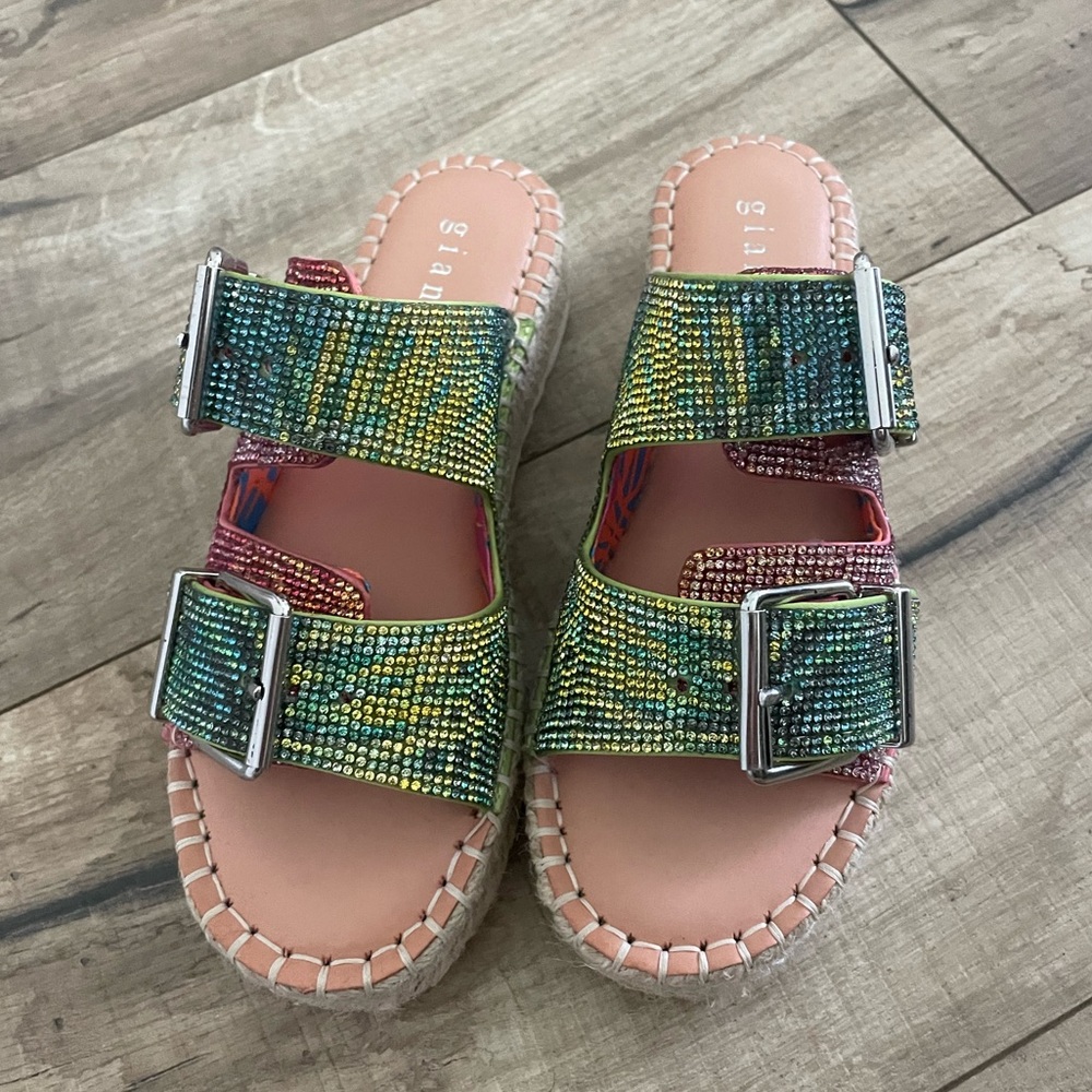 NWT!! Gianni Bini sandals